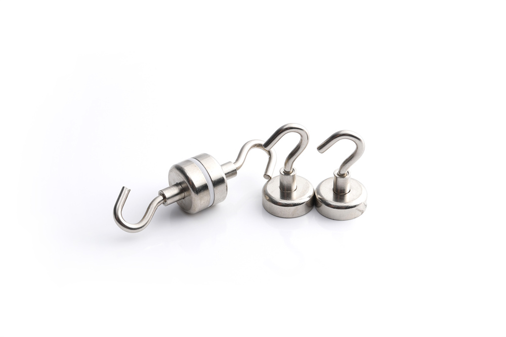 custom packaged magnetic hooks suitable for retail