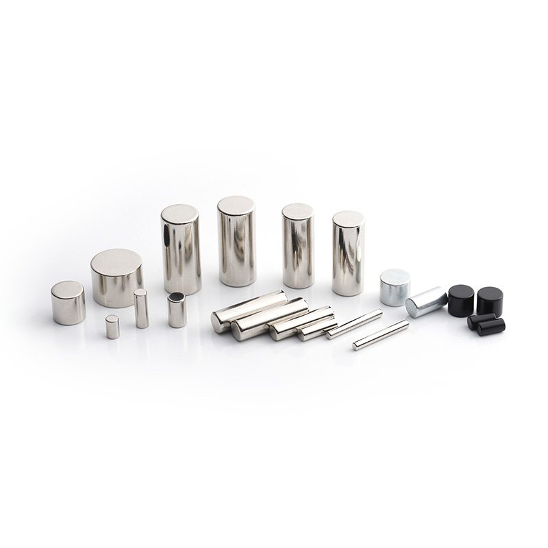 Nickel-plated neodymium disc magnets in several diameters and thicknesses arranged on a white background.